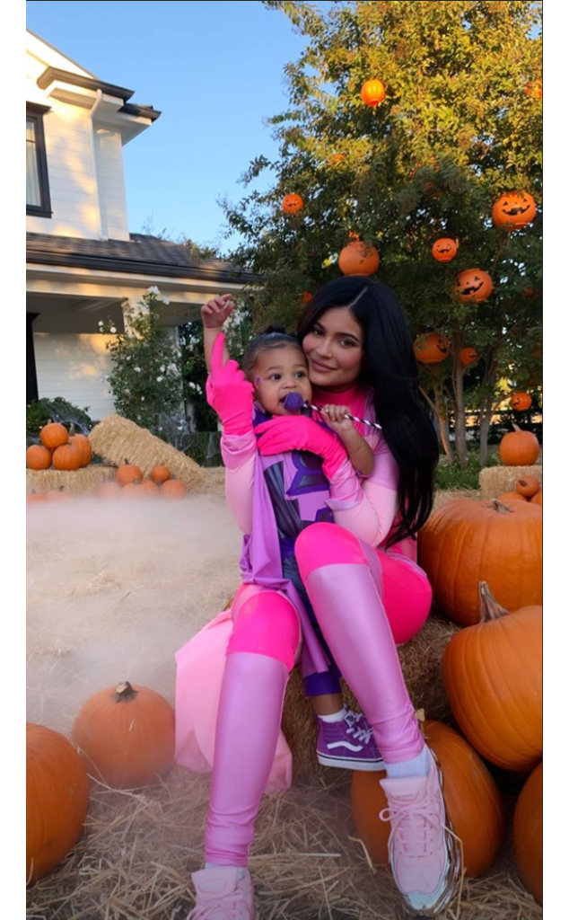 Photos From Kylie Jenner And Stormi Websters Twinning Moments Page 2 E Online