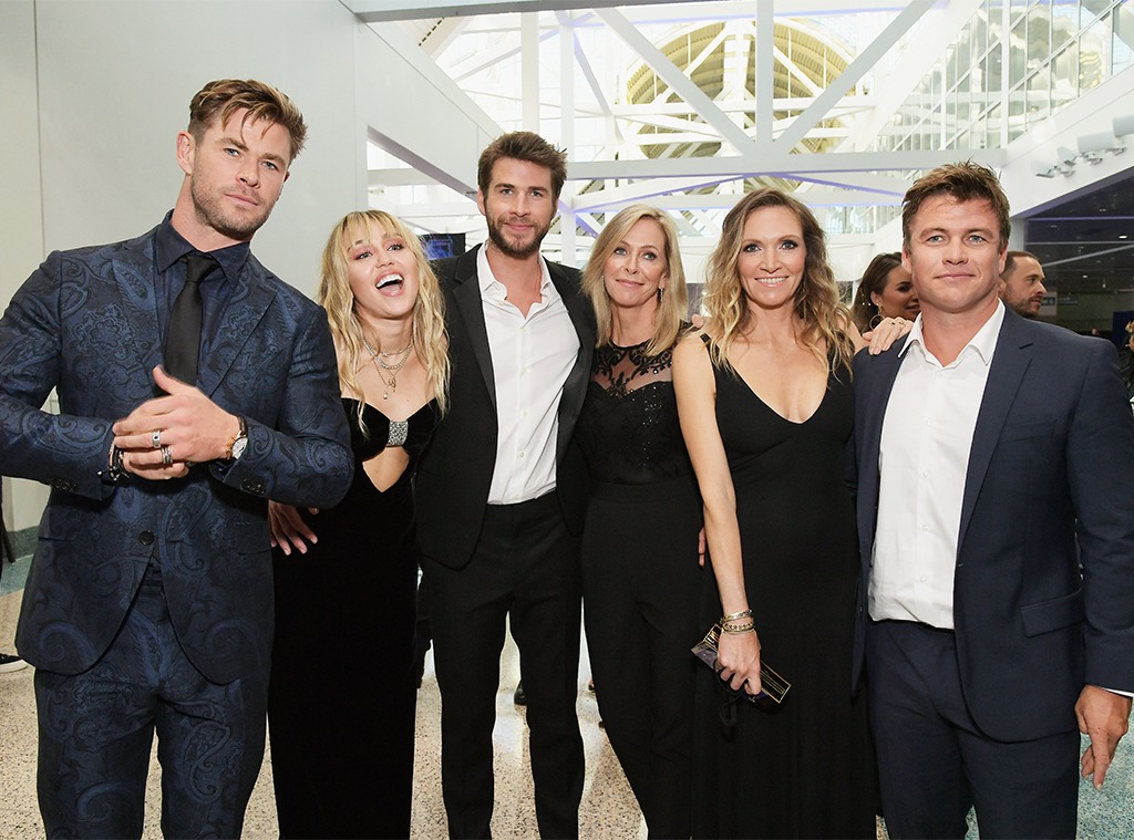 Chris Hemsworth, Miley Cyrus, Liam Hemsworth, Leonie Hemsworth, Samantha Hemsworth, Luke Hemsworth