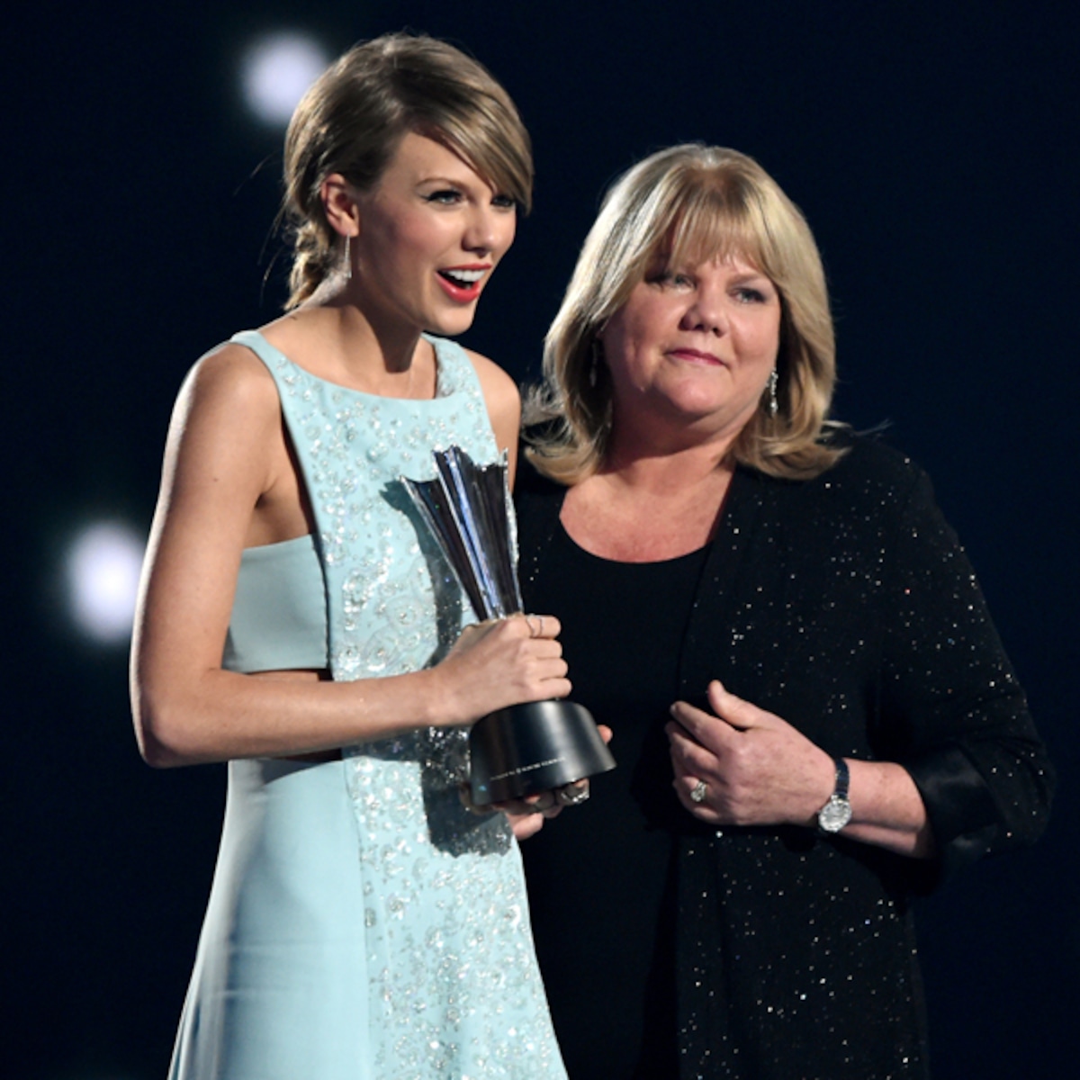 Taylor Swift Pays Tribute to Mom Andrea With Adorable Throwback Video