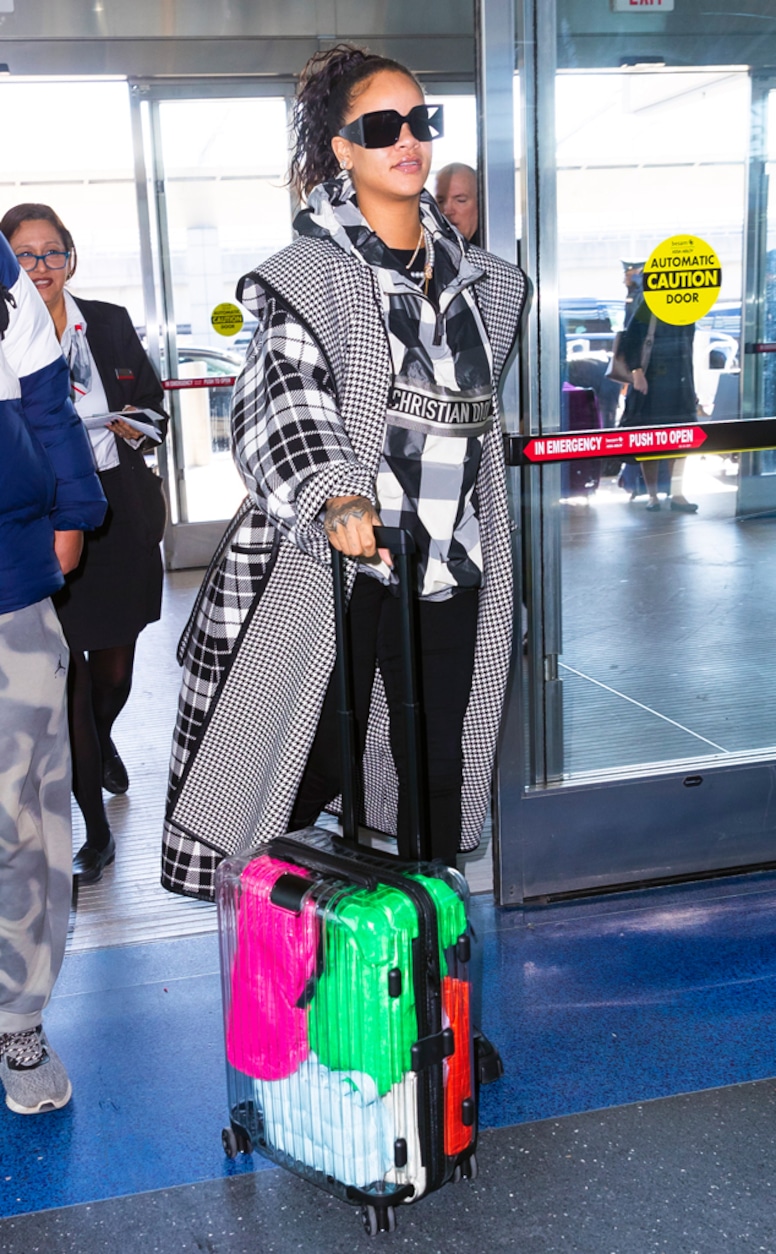Rihanna's Fashion — Arriving at JFK airport