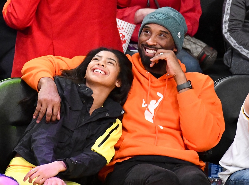 Kobe Bryant และลูกสาว Gianna ได้รับเกียรติให้ย้ายรูปปั้น "พ่อเด็กหญิง"