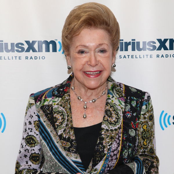 Mary Higgins Clark Dead at 92 - E! Online