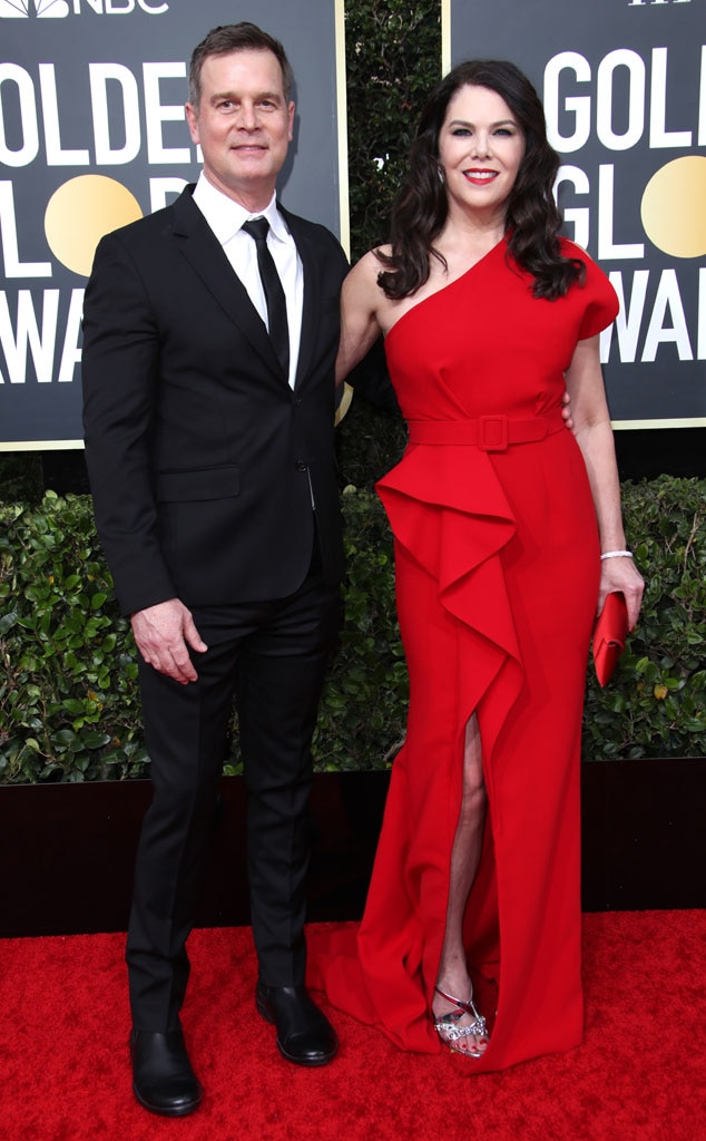 Peter Krause & Lauren Graham from Golden Globes 2020: Red Carpet