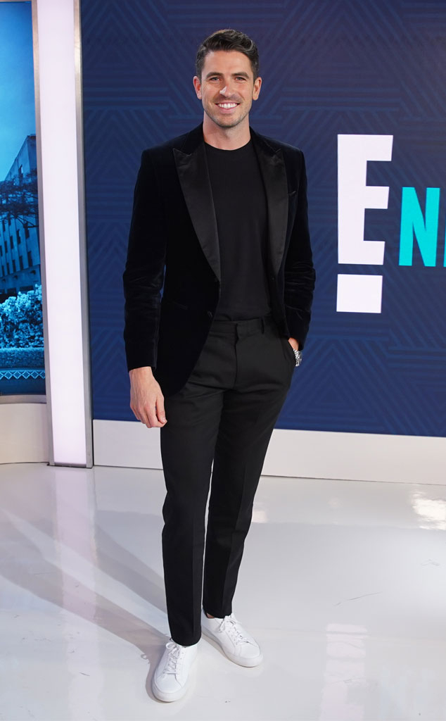 E News Co Host Bios E Online