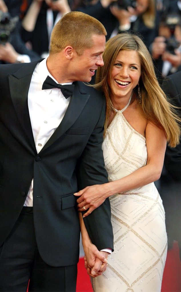 อดีต Brad Pitt ของเจนนิเฟอร์อนิสตันกลับมารวมตัวกับ Courteney Cox อีกครั้งในรูปถ่าย