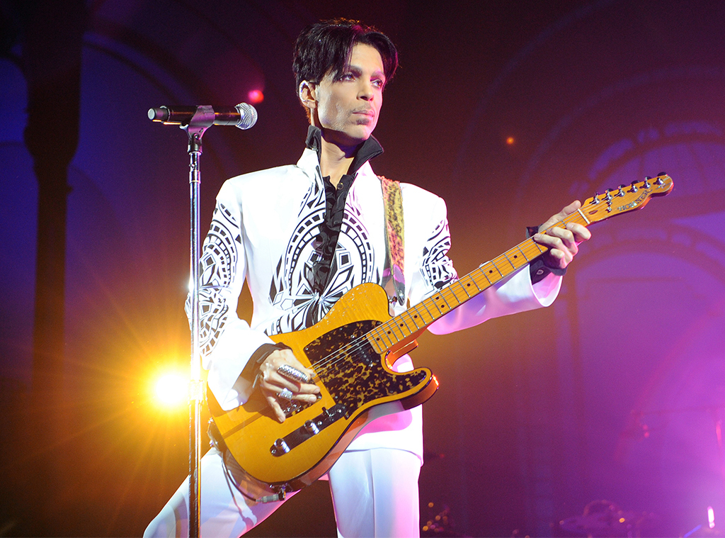 Prince, Singer, Performance