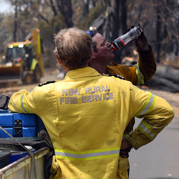 Watch These Australians U.S. Firefighters With Pure Gratitude E! Online AU