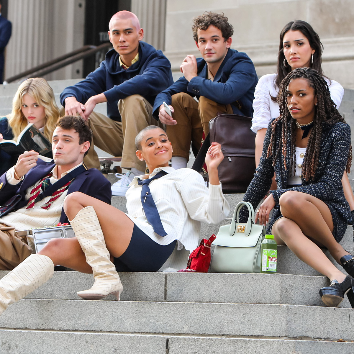 Gossip Girl Reboot S First Trailer Is Steamier Than We Expected E Online
