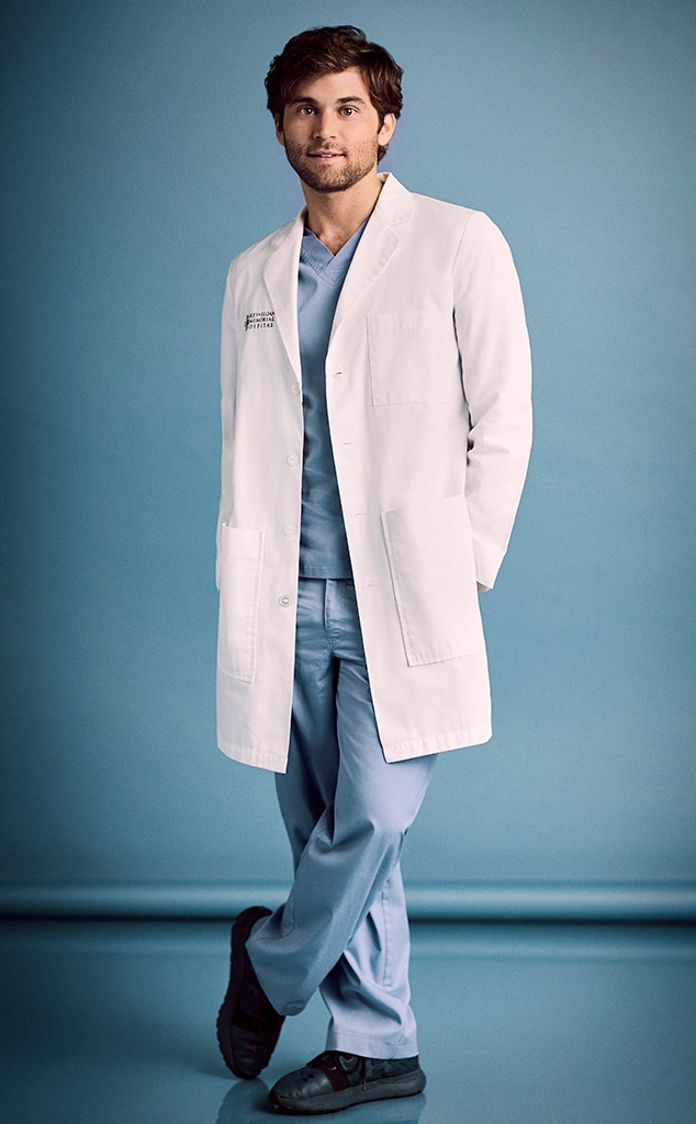 Why Jake Borelli Is Nervous for Dr. Schmitt on Grey's Anatomy - E! Online