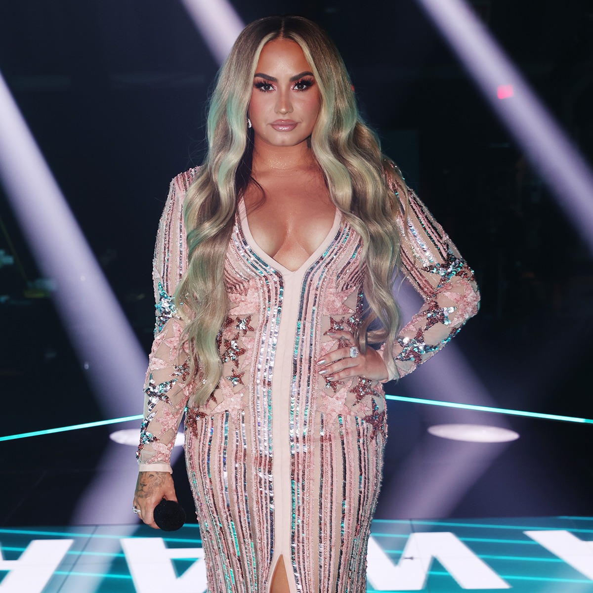 Demi Lovato, 2020 Peoples Choice Awards, PCAs, Show, Outfits