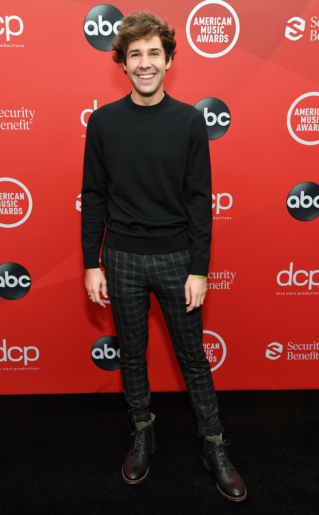 David Dobrik, 2020 American Music Awards, AMAs, red carpet fashions