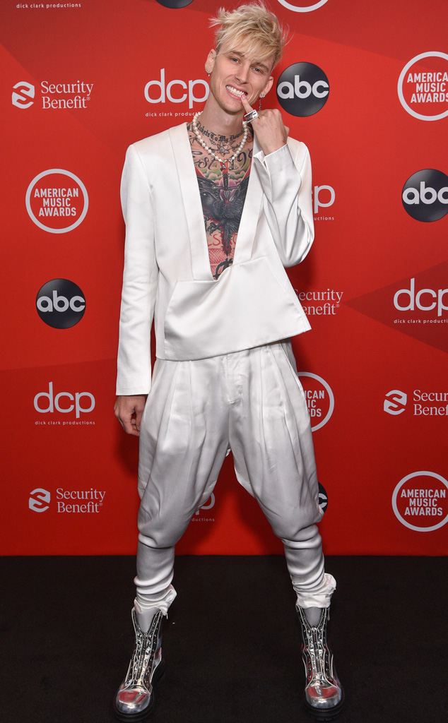 Machine Gun Kelly, 2020 American Music Awards, AMAs, red carpet fashions