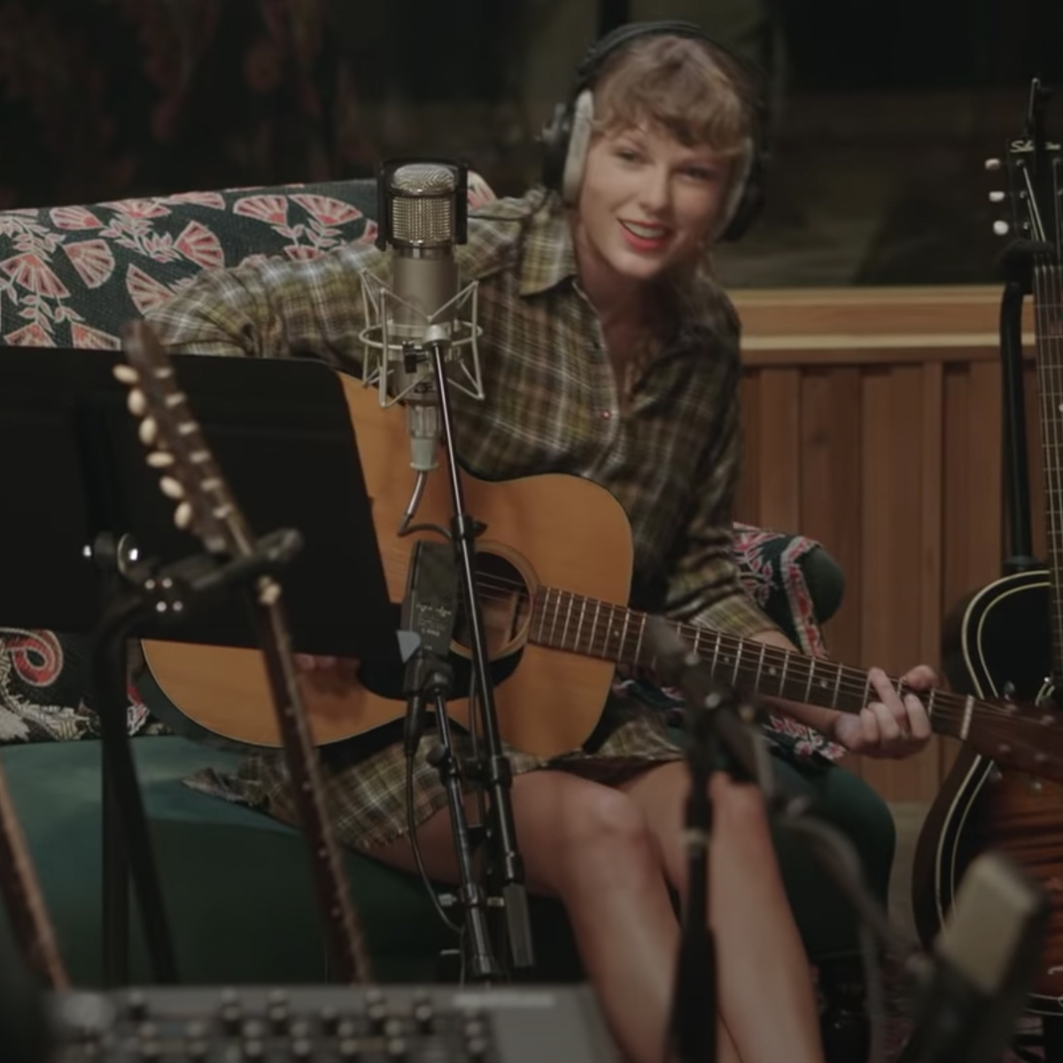 Taylor Swift to Drop Intimate folklore Concert Film on