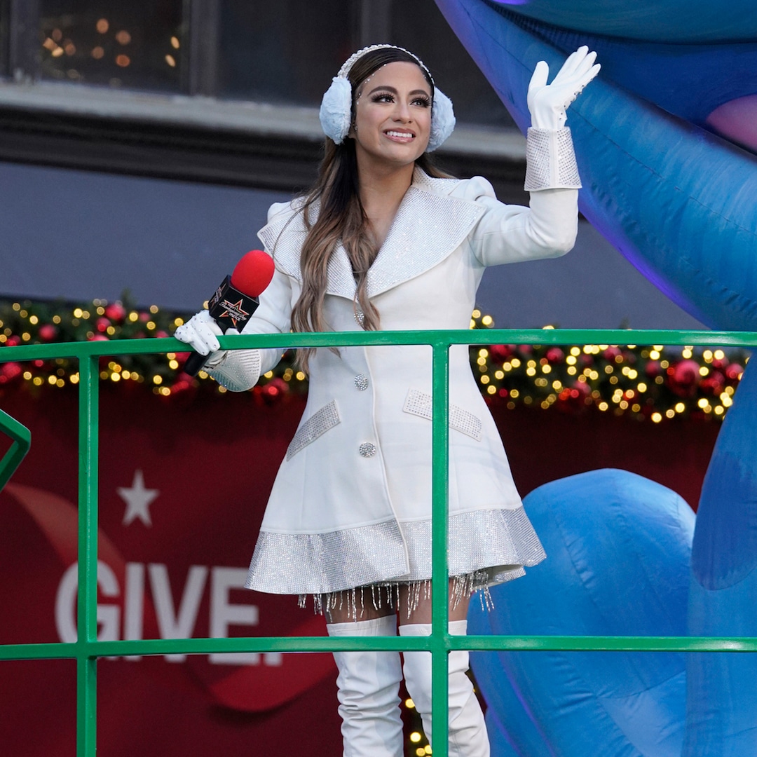 Parade behind macys holiday scenes seattle See Every Star at the 2020 Macy’s Thanksgiving Day Parade - E! Online - UK