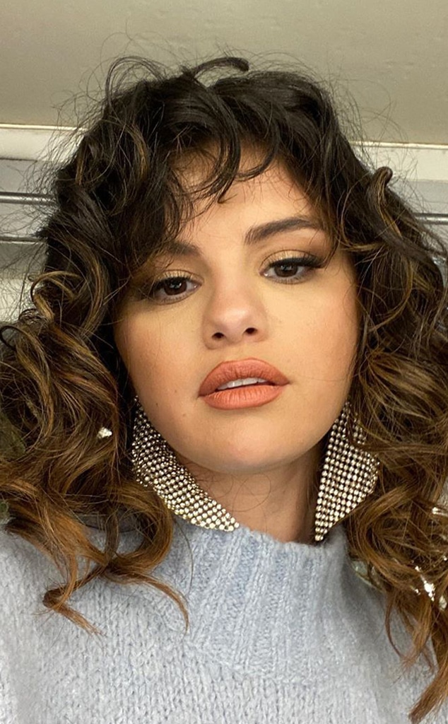 Selena Gomez Debuts Her Most Stylish Haircut Yet - E! Online