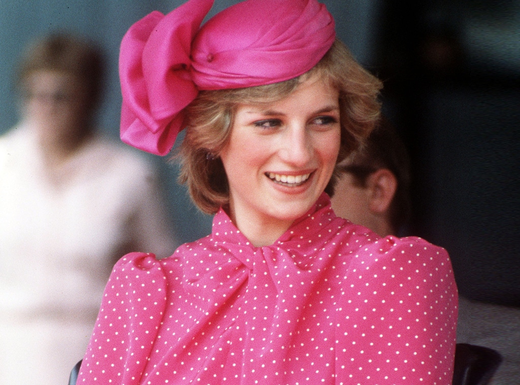 18 Things You Need to Embody Princess Diana's Iconic Style 18 Things You Need to Embody Princess Diana's Iconic Style