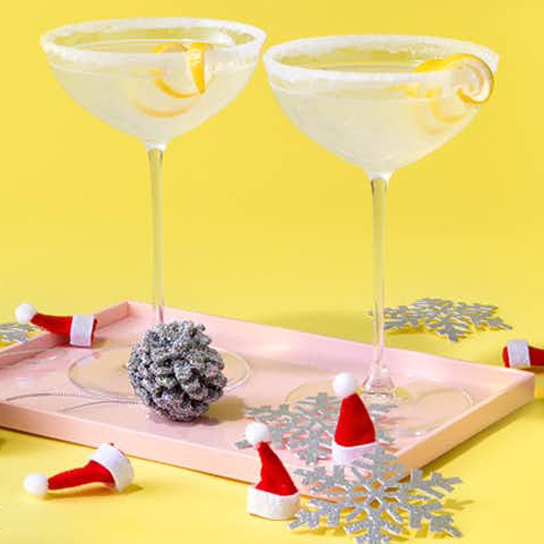 These 5 Holiday Cocktail Recipes Will Make Your Spirits Bright This Season