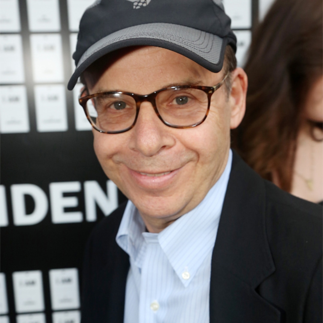Honey I Shrunk The Kids Rick Moranis Attacked On Walk In Nyc E Online Au