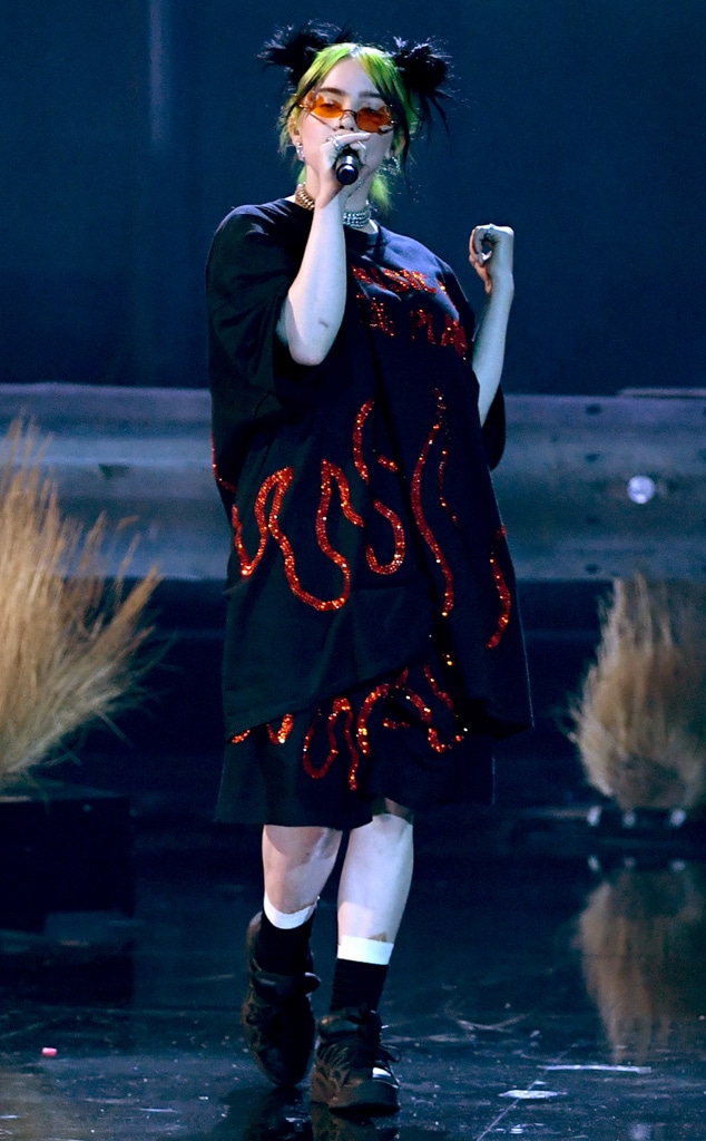 Billie Eilish Clarifies Comments About Artists' "Wasteful" Vinyls Billie Eilish Clarifies Comments About Artists' "Wasteful" Vinyls