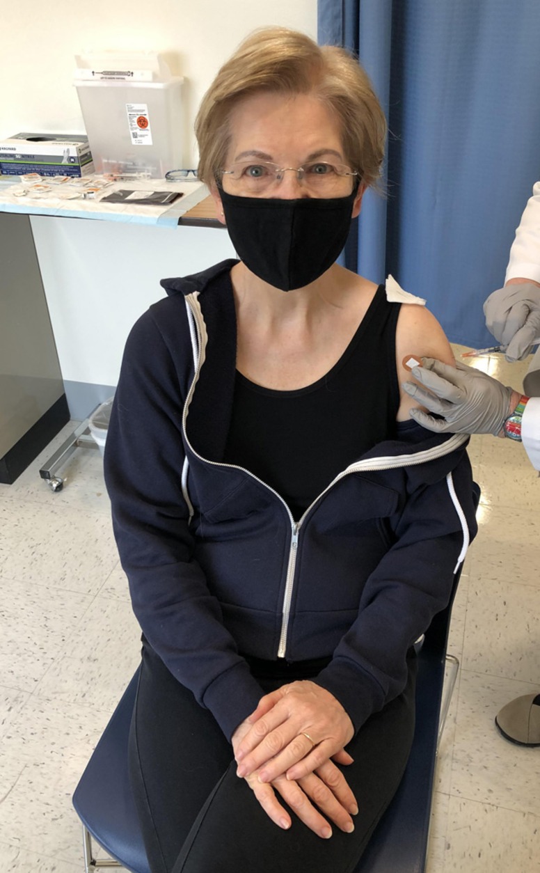 Elizabeth Warren, Covid-19 vaccination