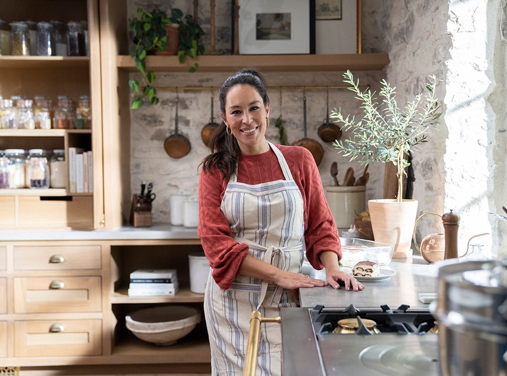 WATCH: Joanna Gaines to Star in New Cooking Show “Magnolia Table” for Discovery+