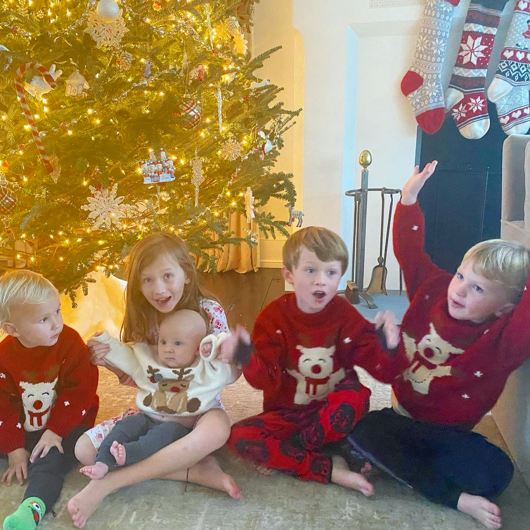 Hilaria Baldwin, Alec Baldwin, Carmen, Rafael, Leonardo, Romeo, Eduardo, Christmas 2020