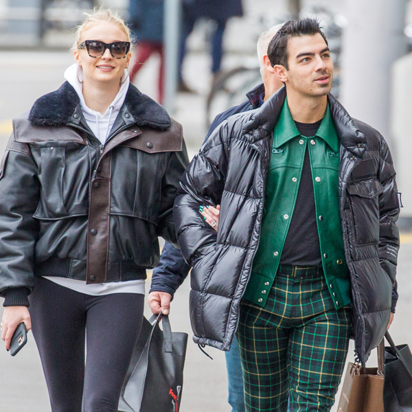 Joe Jonas And Sophie Turner Step Out For First Time Since Pregnancy News 