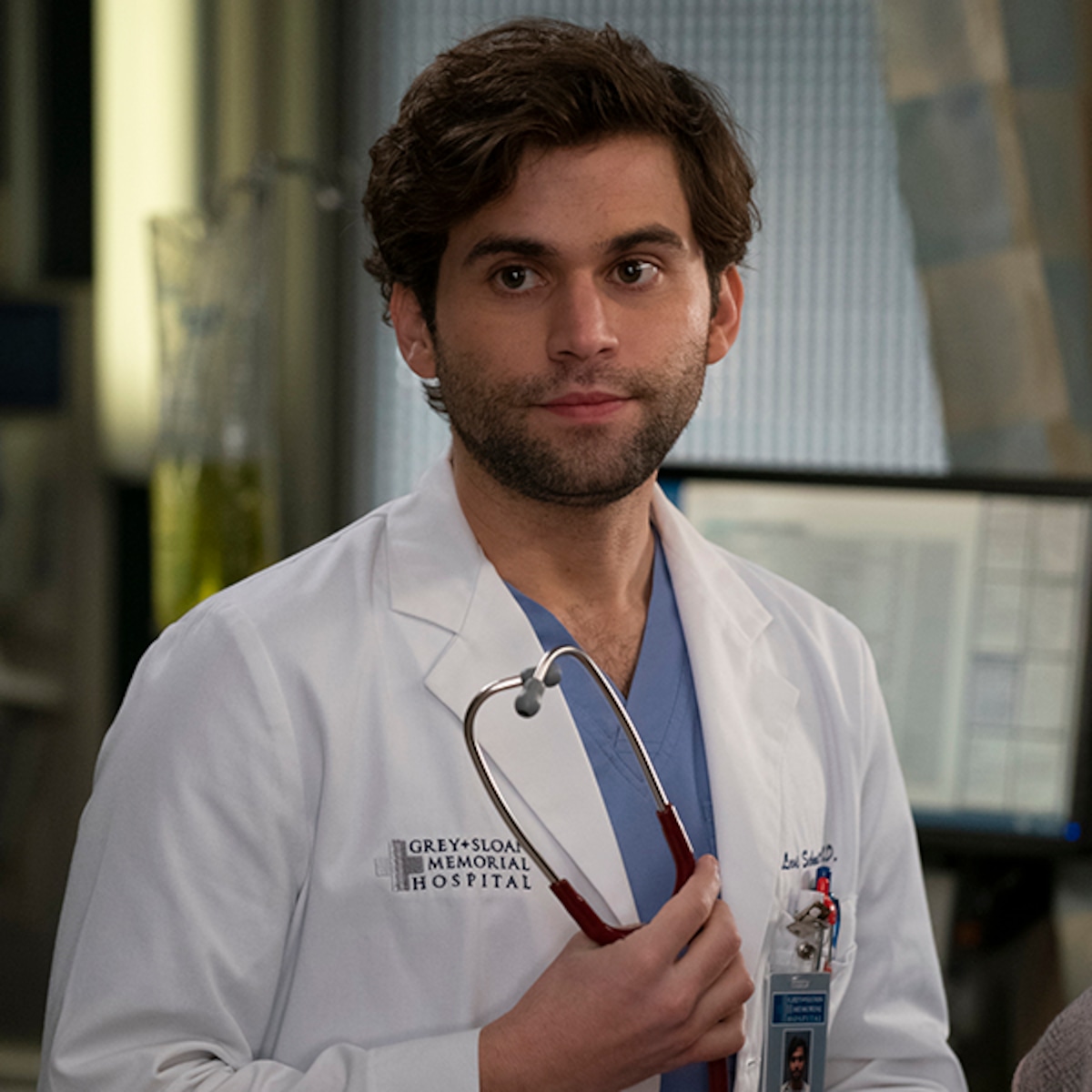 Why Jake Borelli Is Nervous for Dr. Schmitt on Grey's Anatomy - E! Online