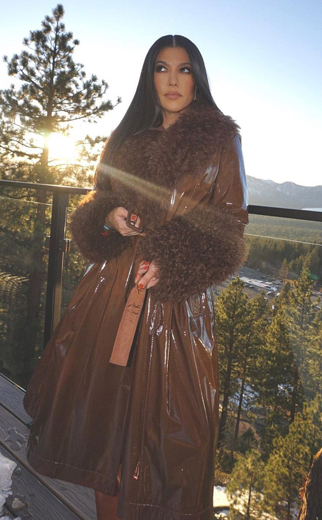 Kourtney Kardashian, Kardashian-Jenner Winter Vacation, Instagram