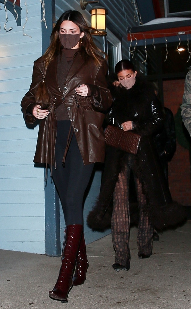 Inside Kylie Kendall And Kris Jenner S New Year S Trip To Aspen E Online Inside Kylie Kendall And Kris Jenner S New Year S Trip To Aspen E Online