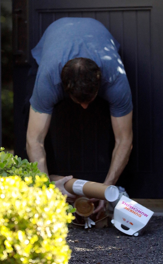 Ben Affleck Trying To Juggle His Dunkin Order Is 2020 In A Nutshell E Online