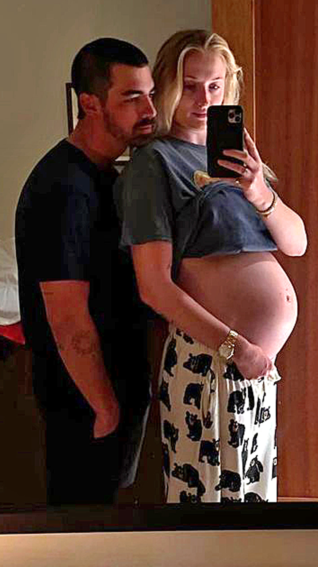 Pregnant Sophie Turner flaunts baby bump on walk with Joe Jonas
