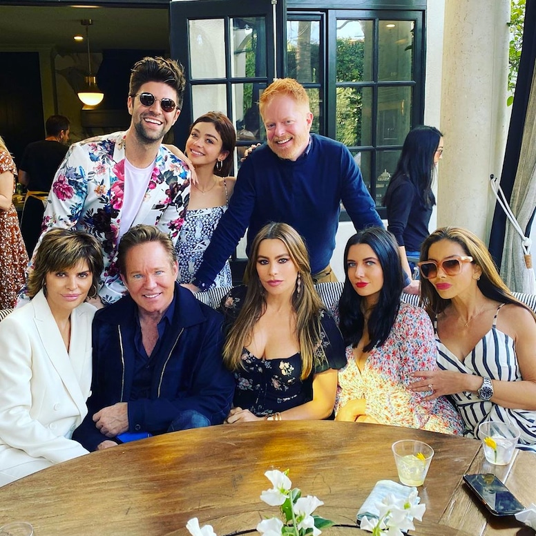 Jesse Tyler Ferguson, Justin Mikita, Sofia Vergara, Sarah Hyland, Modern Family, Baby Shower, Instagram