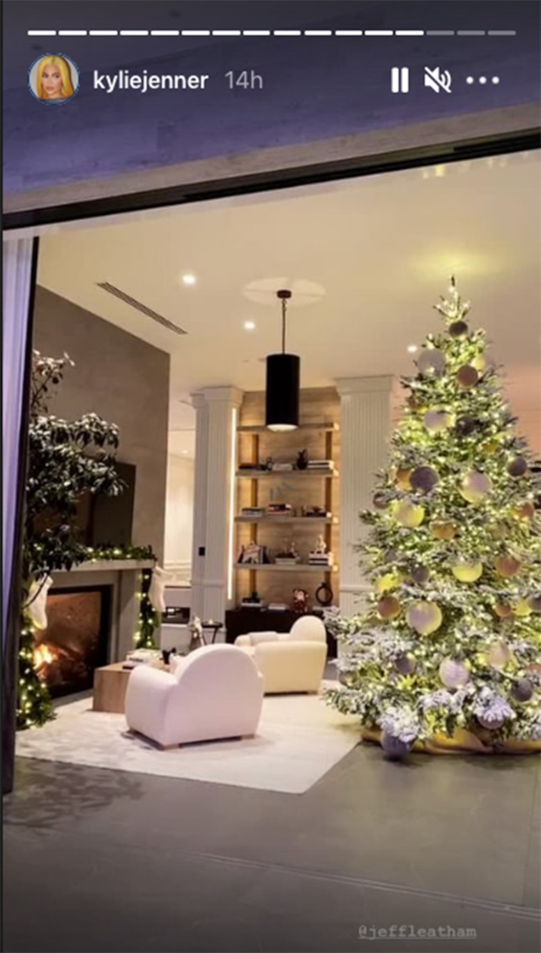 Kylie Jenner 2021 Christmas Photos Photos From Kylie Jenner And Stormi Webster S 2020 Christmas Decorations E Online Kylie Jenner 2021 Christmas Photos Photos From Kylie Jenner And Stormi Webster S 2020 Christmas Decorations E Online