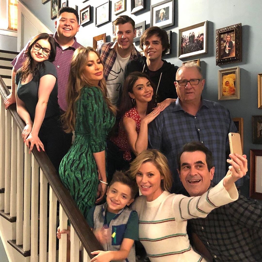 Modern Family Stars Share Photos of Last Day on Set | E! News