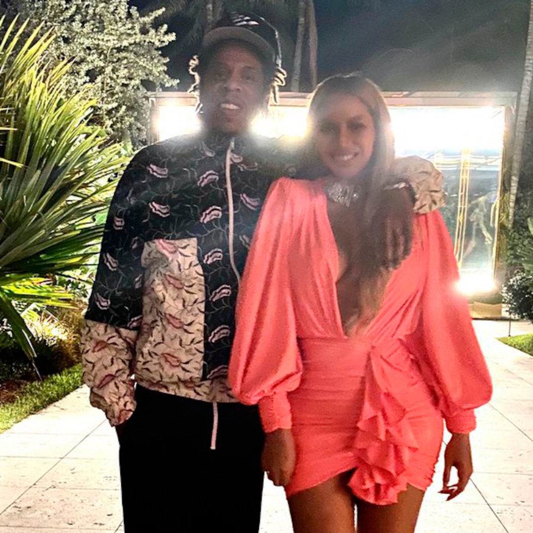 Beyonc Stuns in Hot Pink Dress During Date Night in Miami with Jay-Z Beyonc Stuns in Hot Pink Dress During Date Night in Miami with Jay-Z