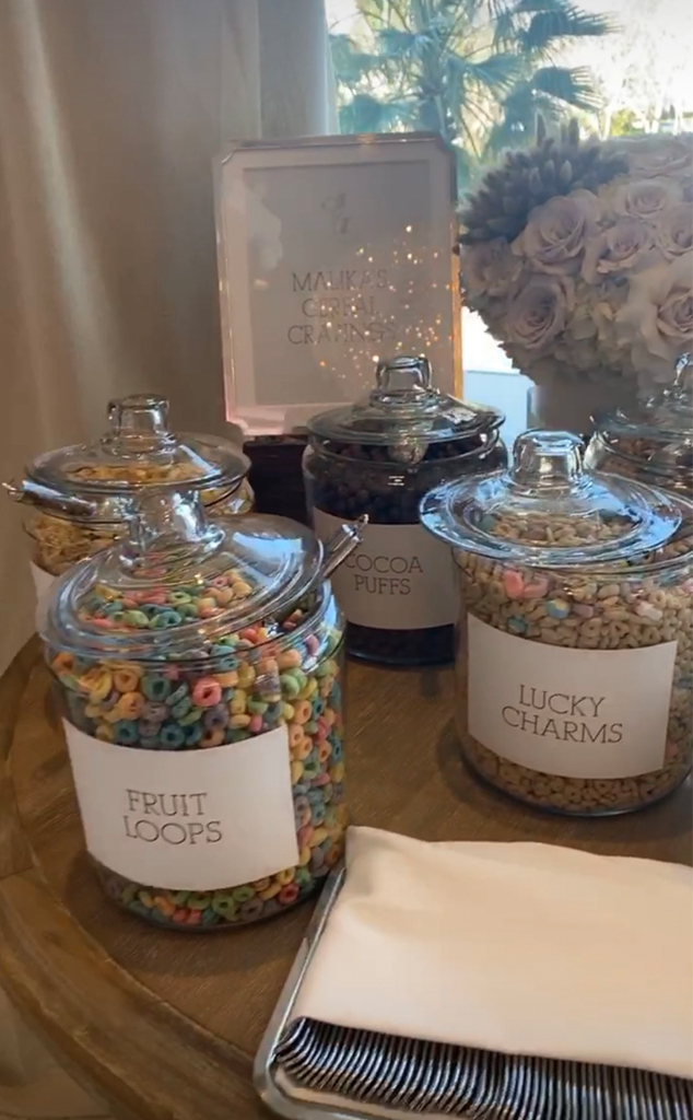 Khloe Kardashian's Clear Cereal Container