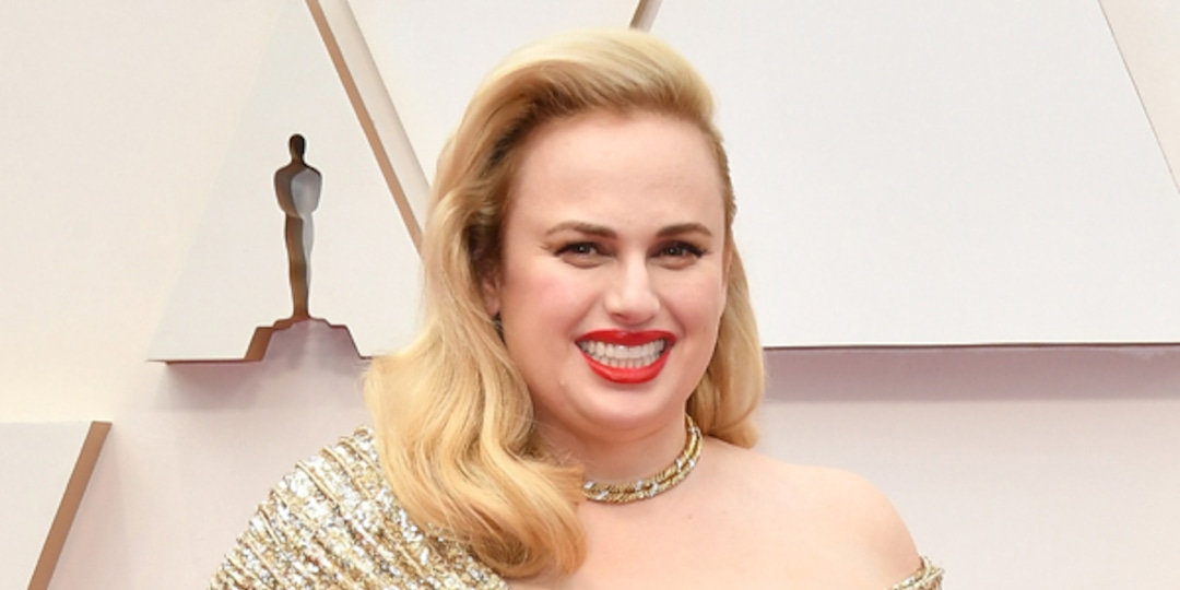 Rebel Wilson Glitters in Gold on the Red Carpet at 2020 Oscars Rebel Wilson Glitters in Gold on the Red Carpet at 2020 Oscars