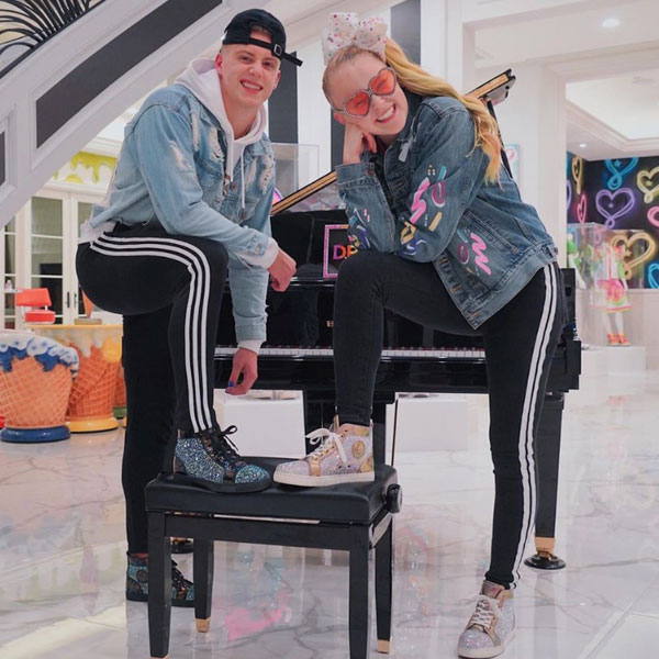 Jojo Siwa Opens Up About Rumored Boyfriend Elliot Brown E Online