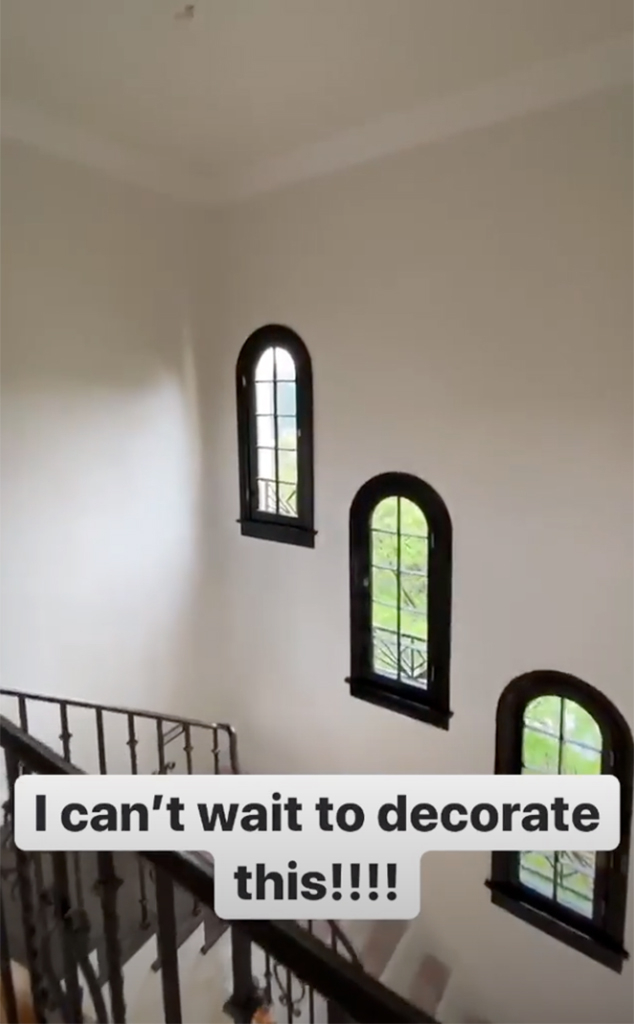 Stassi Schroeder Shows Off Chic As S T Home Renovations E Online Au