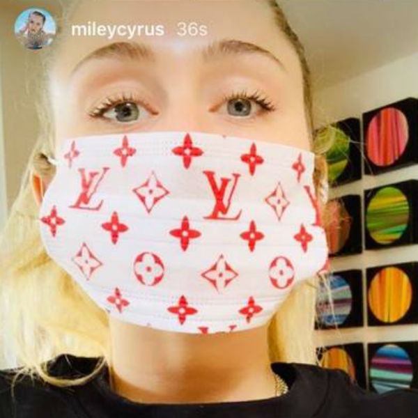 Miley Cyrus, máscara