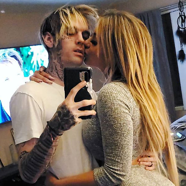 Aaron Carter Says He S Expecting A Baby With Girlfriend Melanie Martin E Online