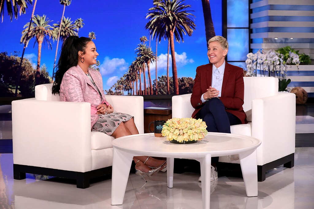 Demi Lovato Wants to Make Out With Rihanna