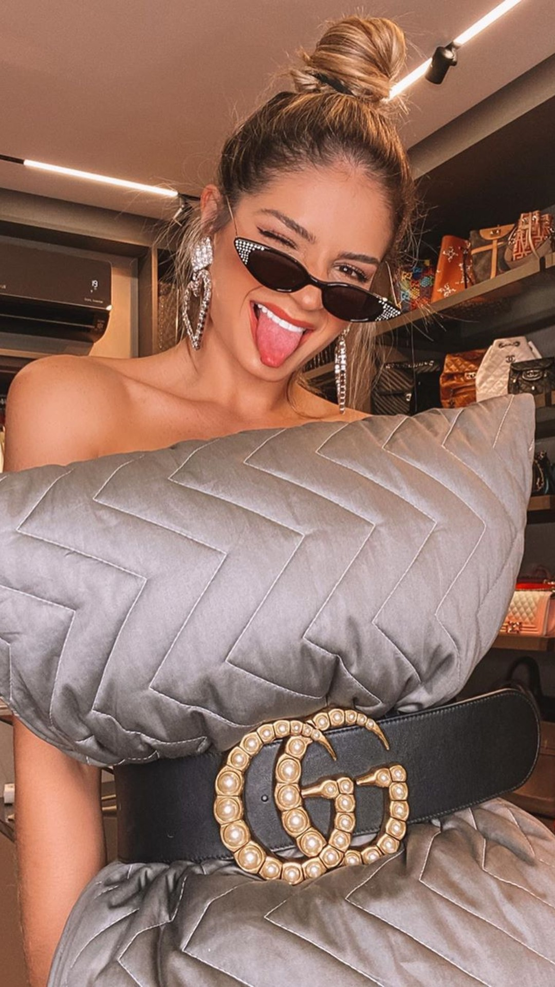 Thassia Naves, Pillow Challenge