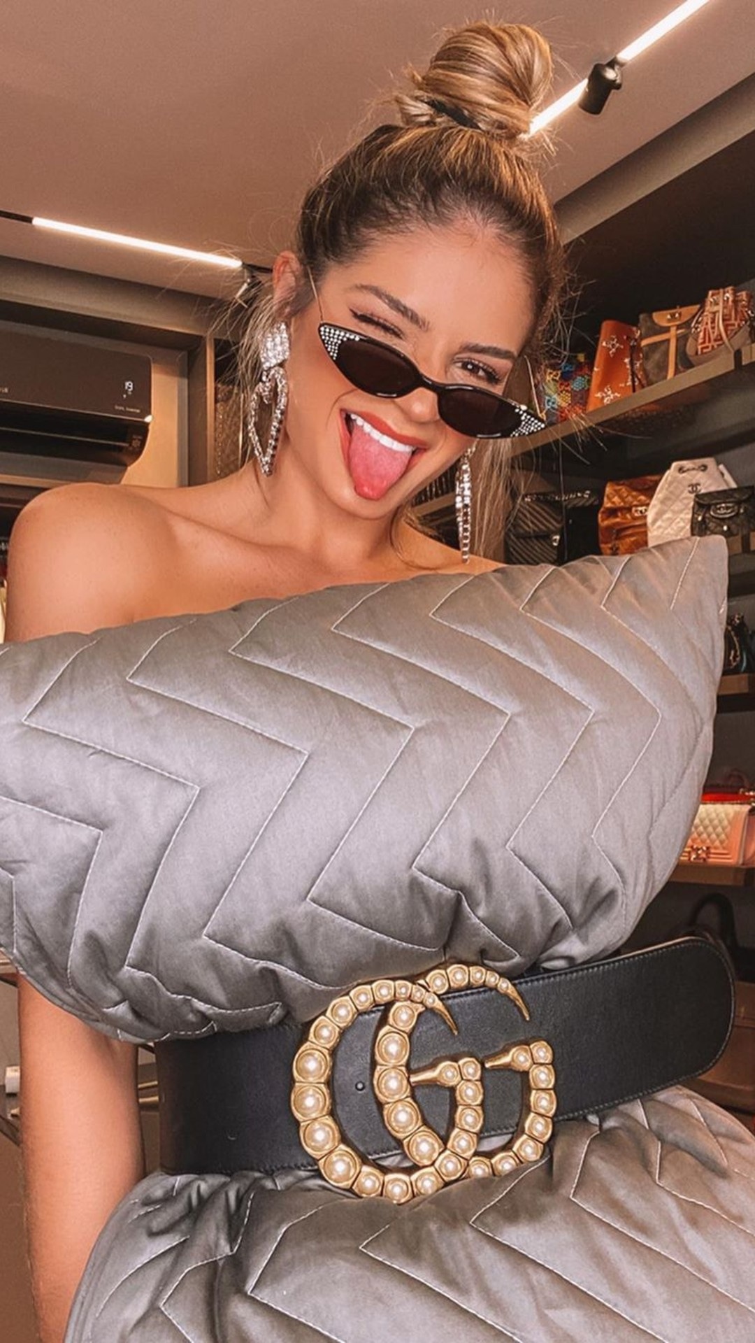 Thassia Naves, Pillow Challenge