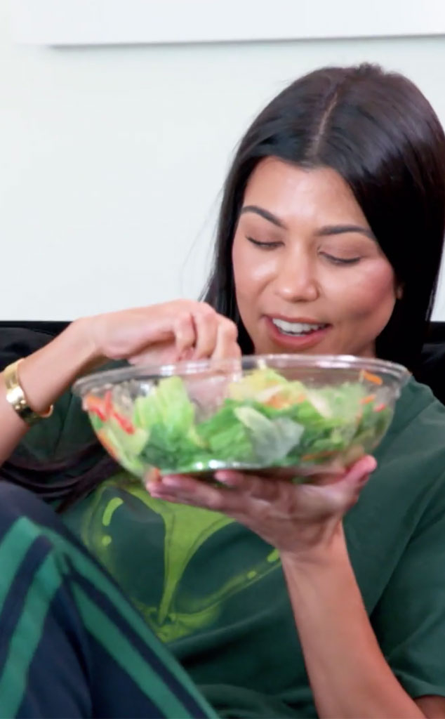 Eating At The Kardashian's Favorite Restaurant (KUWTK Salad Bowls) 