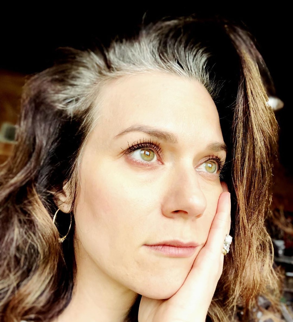 Why Hilarie Burton Is Calling Her Gray Roots A Silver Lining E Online