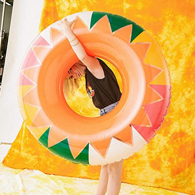 E-Comm: 15 Pool Floats to Instantly Upgrade Your Instagram Game