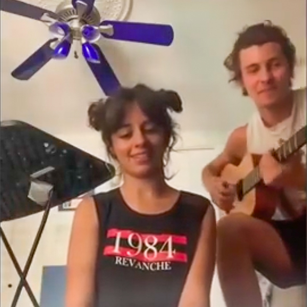 Shawn Mendes Camila Cabello Surprise Kids At Hospital With Sweet Call