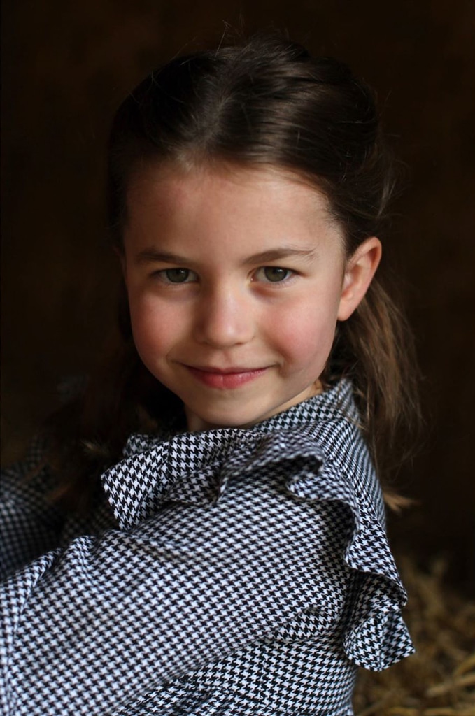 Decouvrez Les Nouveaux Portraits De La Princesse Charlotte Pour Ses 5 Ans E Online France Decouvrez Les Nouveaux Portraits De La Princesse Charlotte Pour Ses 5 Ans E Online France